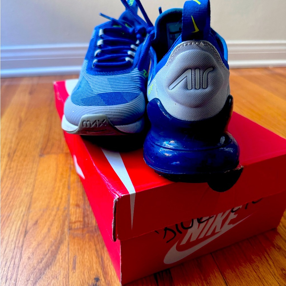 270 Nike
